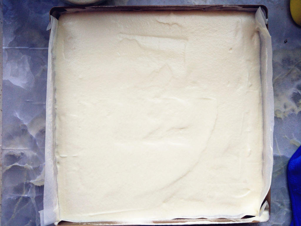 黃桃奶油蛋糕卷的做法 步骤7