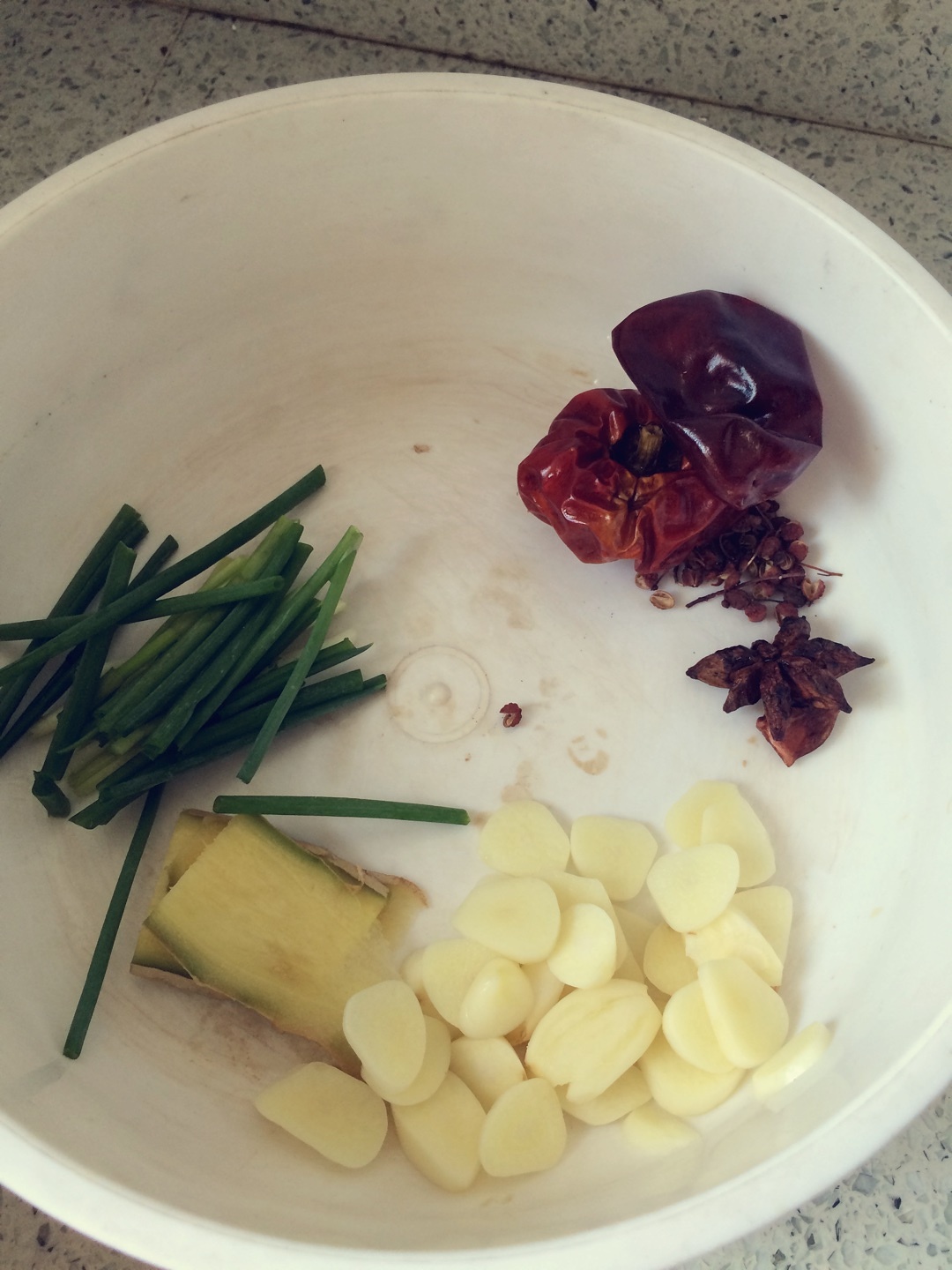 幹鍋雞翅蝦的做法 步骤1