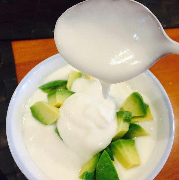 牛油果果粒酸奶的做法 步骤2