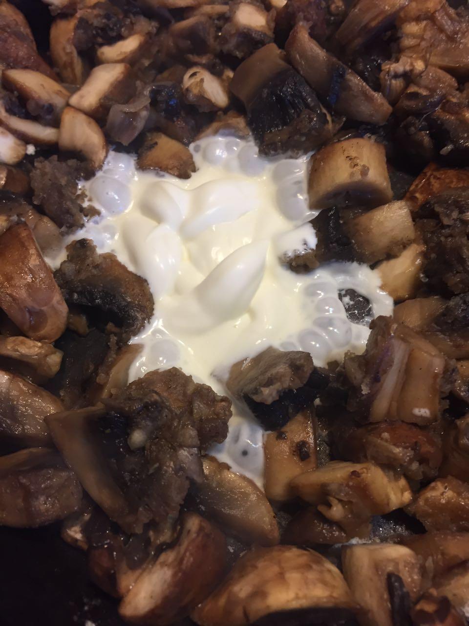 奶油蘑菇醬的做法 步骤5