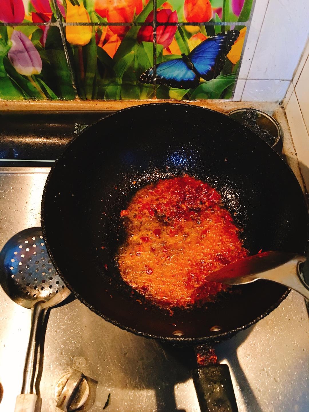 用節日的心情準備一頓週末餐之——芋兒雞火鍋的做法 步骤5