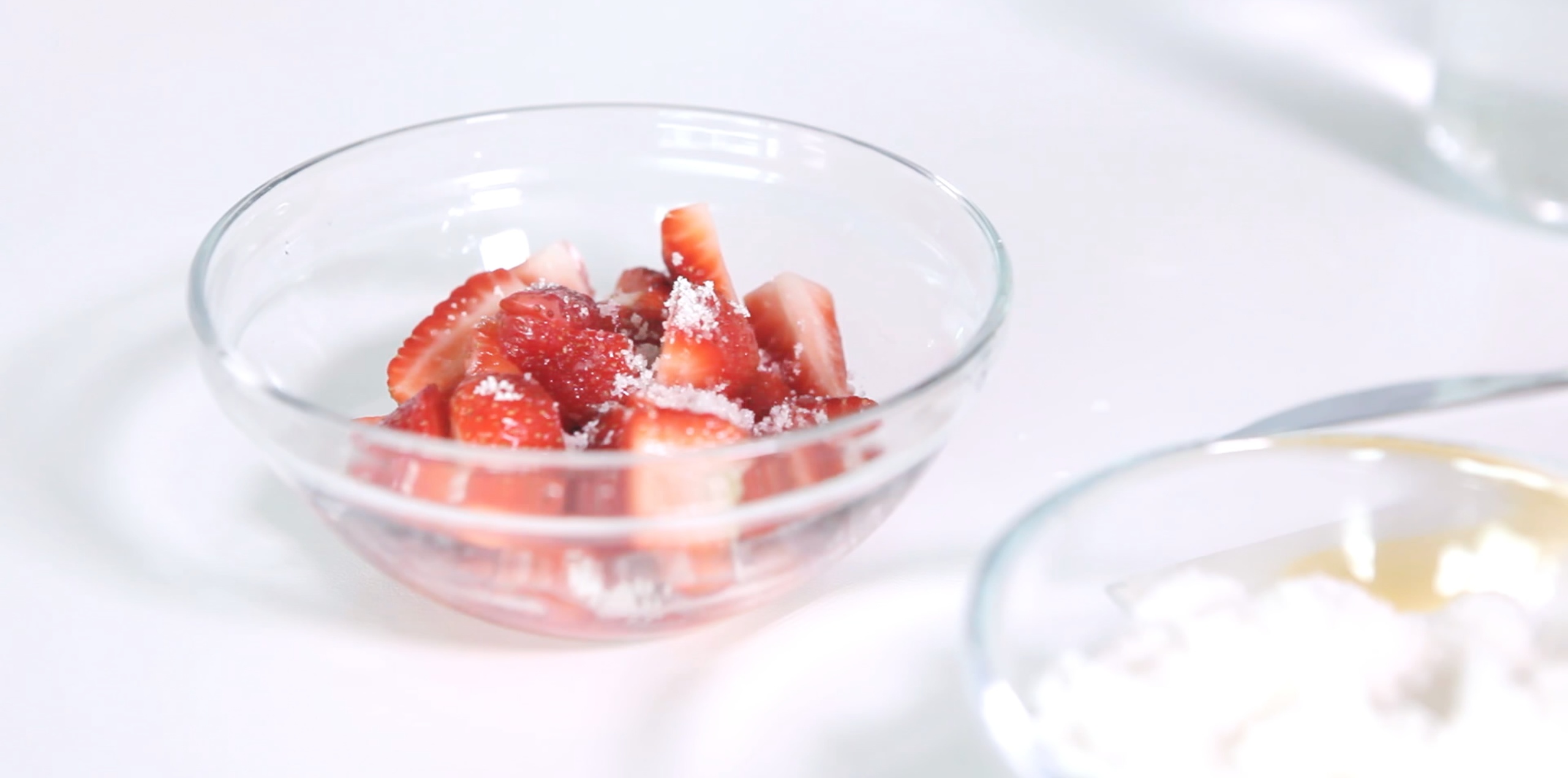 玫瑰草莓西瓜蛋糕，又美又美味的做法 步骤2