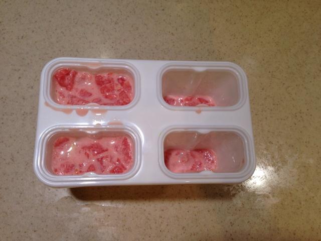 西瓜棒冰（水果冰淇淋）的做法 步骤4