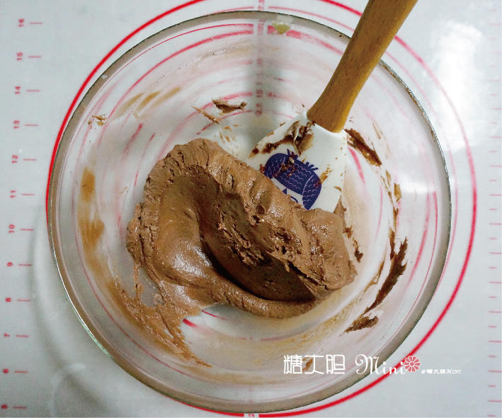 巧克力乳酪慕斯——超簡單、口感紮實的熱量炸彈的做法 步骤3