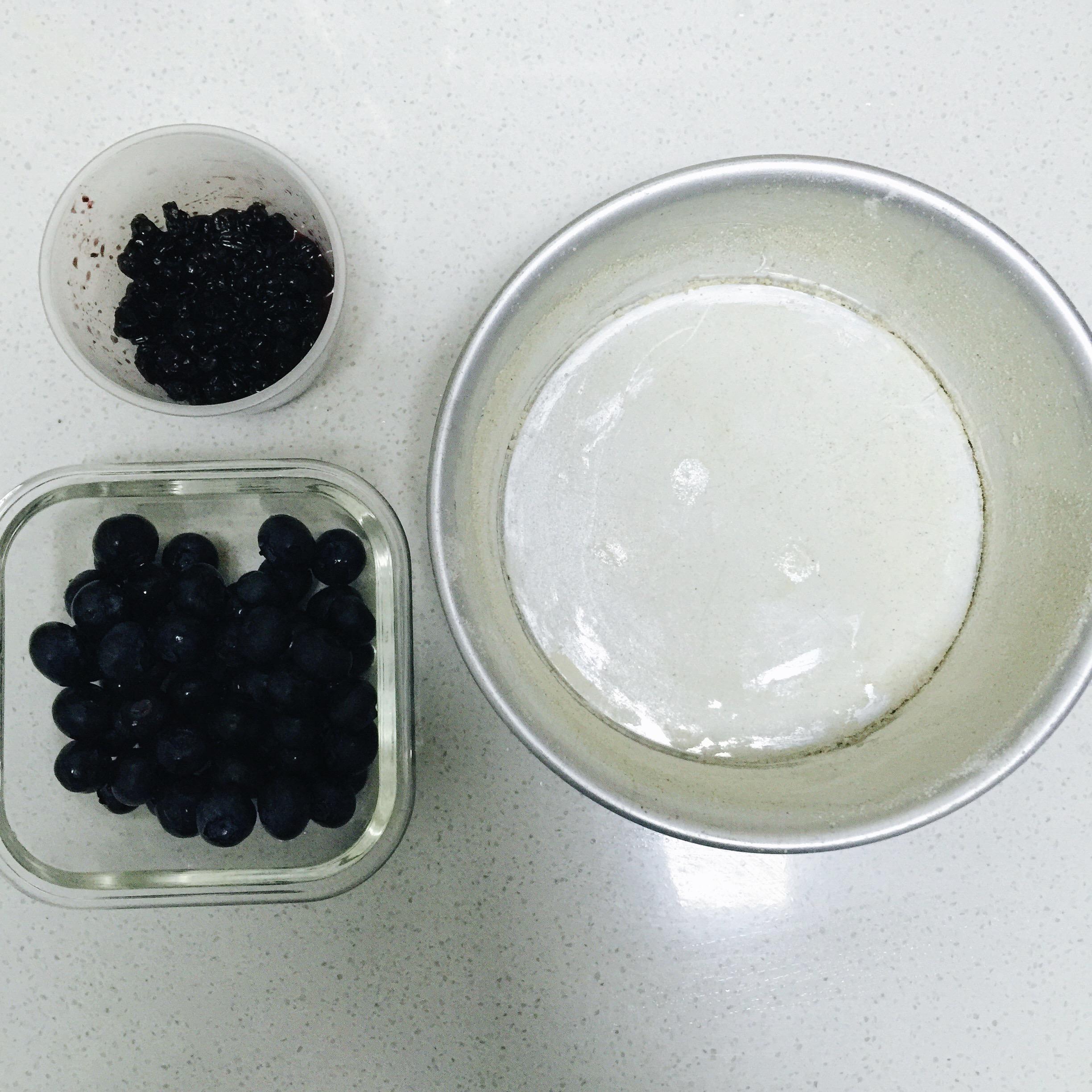 椰香藍莓克拉芙緹Clafoutis的做法 步骤1