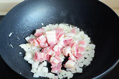 培根土豆燜飯的做法 步骤4