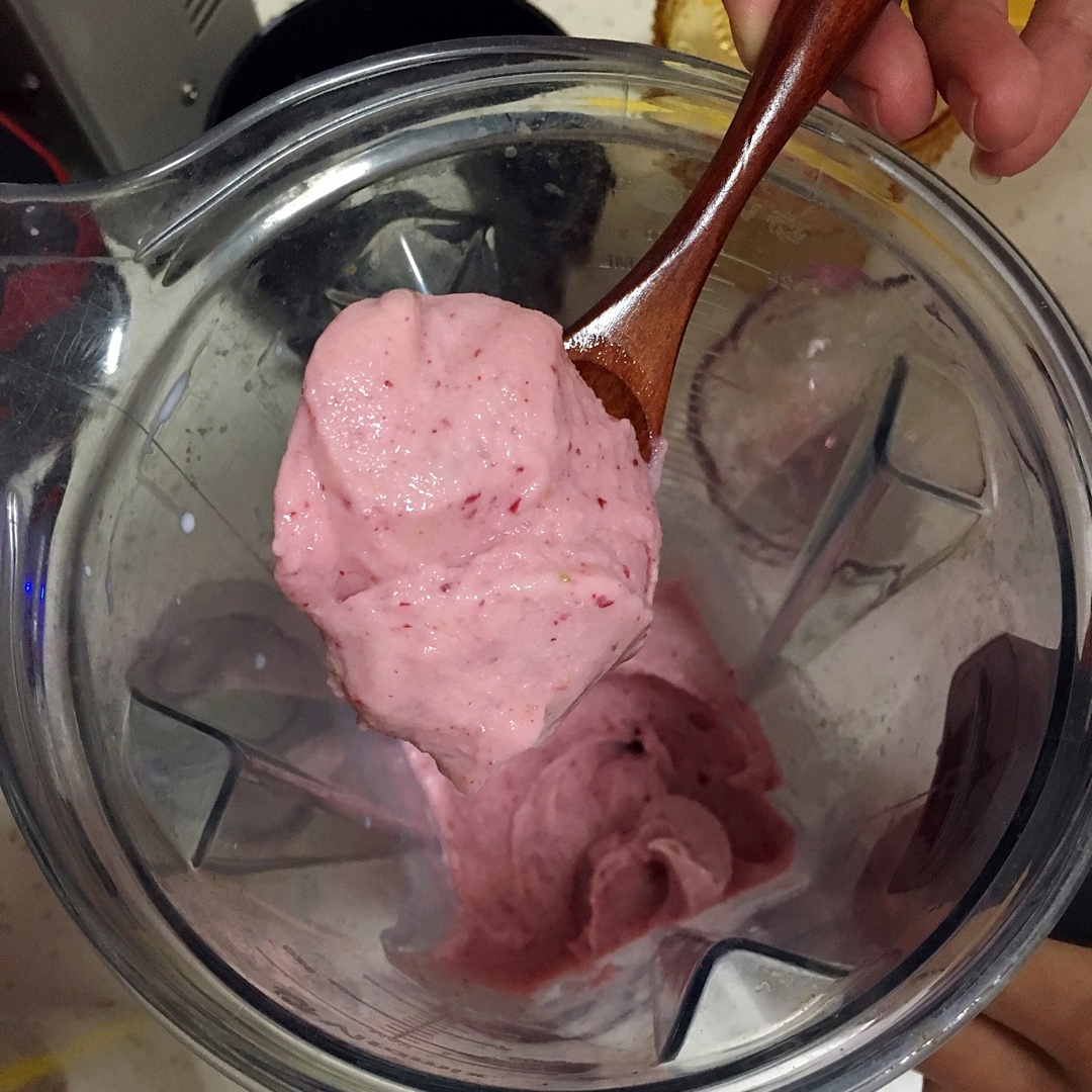寶寶最愛自制純果冰淇淋的做法 步骤4
