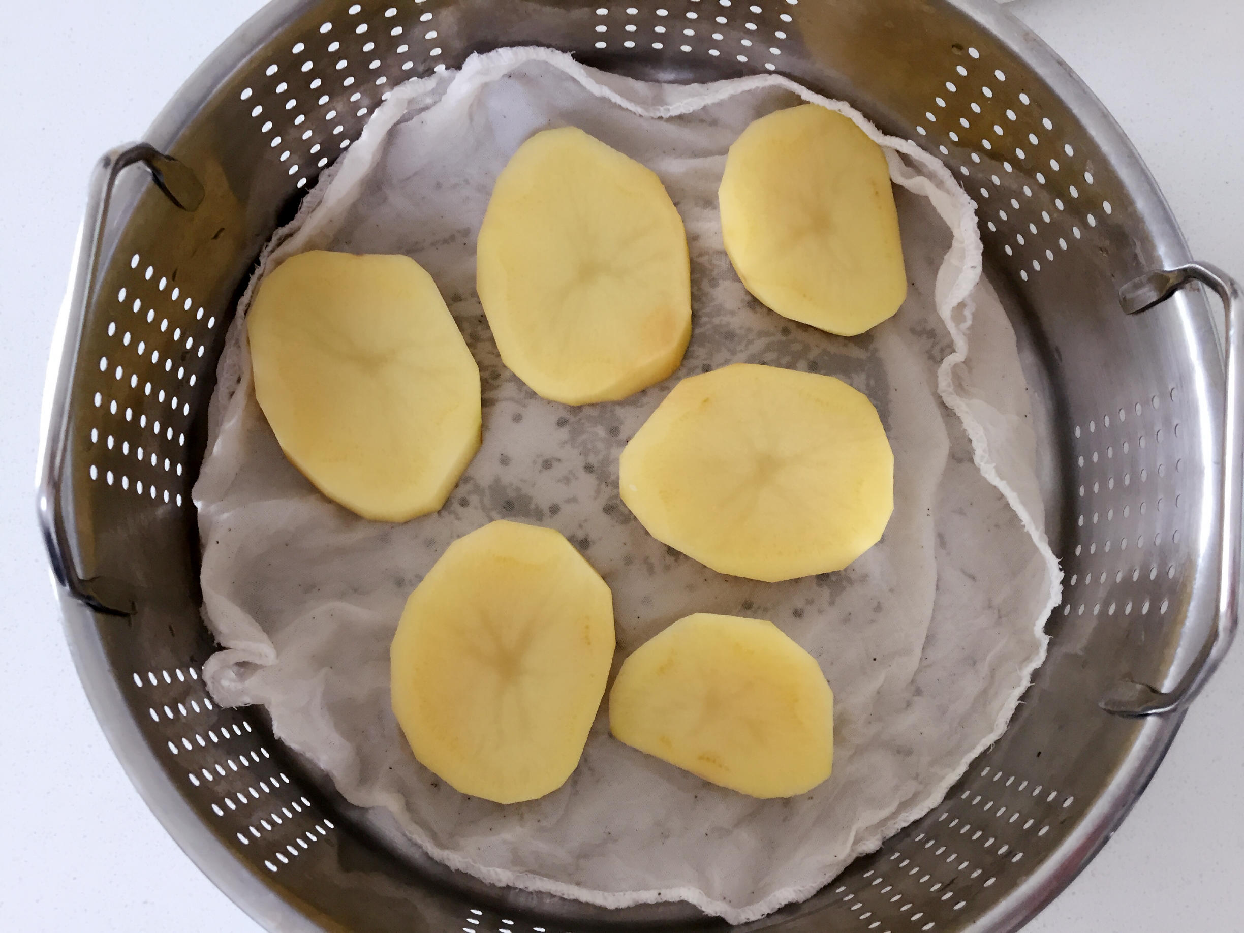 寶寶輔食：秋葵土豆餅的做法 步骤2