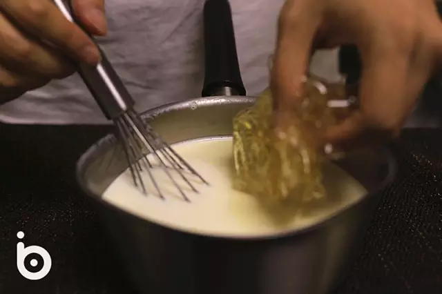 撞色奶凍酥皮泡芙的做法 步骤3