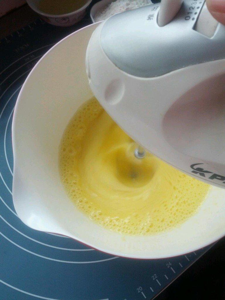 香橙海綿蛋糕的做法 步骤2