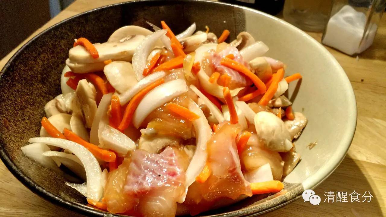 魚肉菜燜飯的做法 步骤4