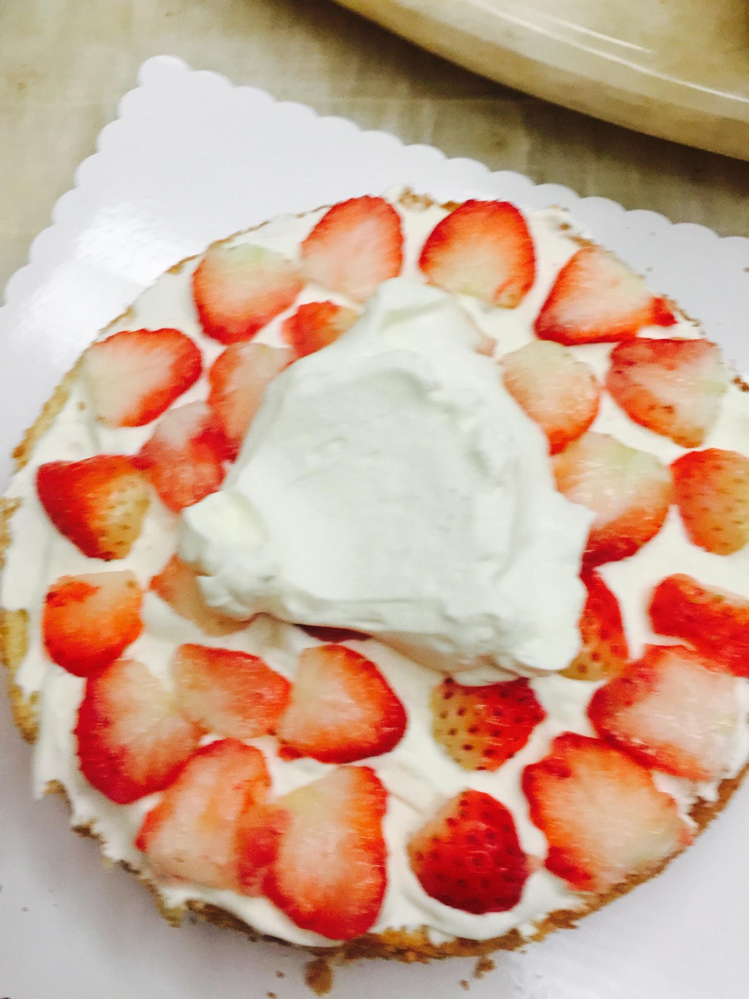 草莓淡奶油蛋糕的做法 步骤5