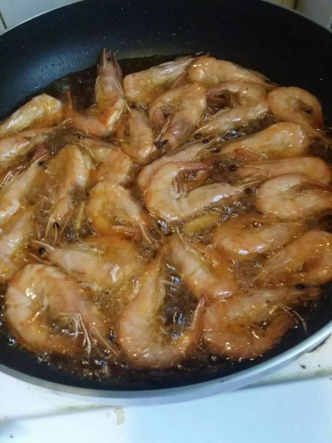 香辣幹鍋蝦翅的做法 步骤1