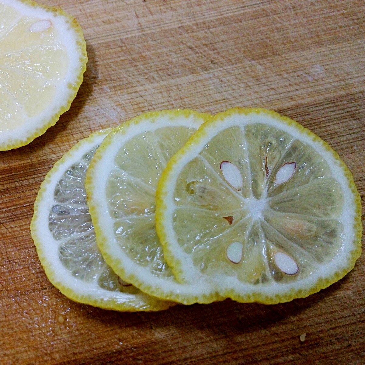 檸檬冰糖梨的做法 步骤3