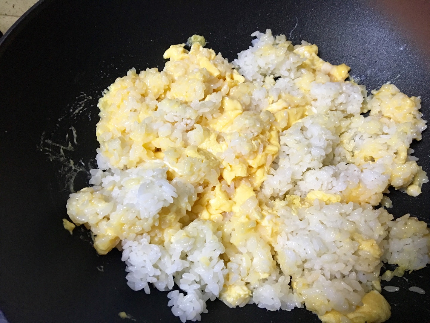 ♧❥蝦仁蘆筍蛋炒飯♛♧的做法 步骤6