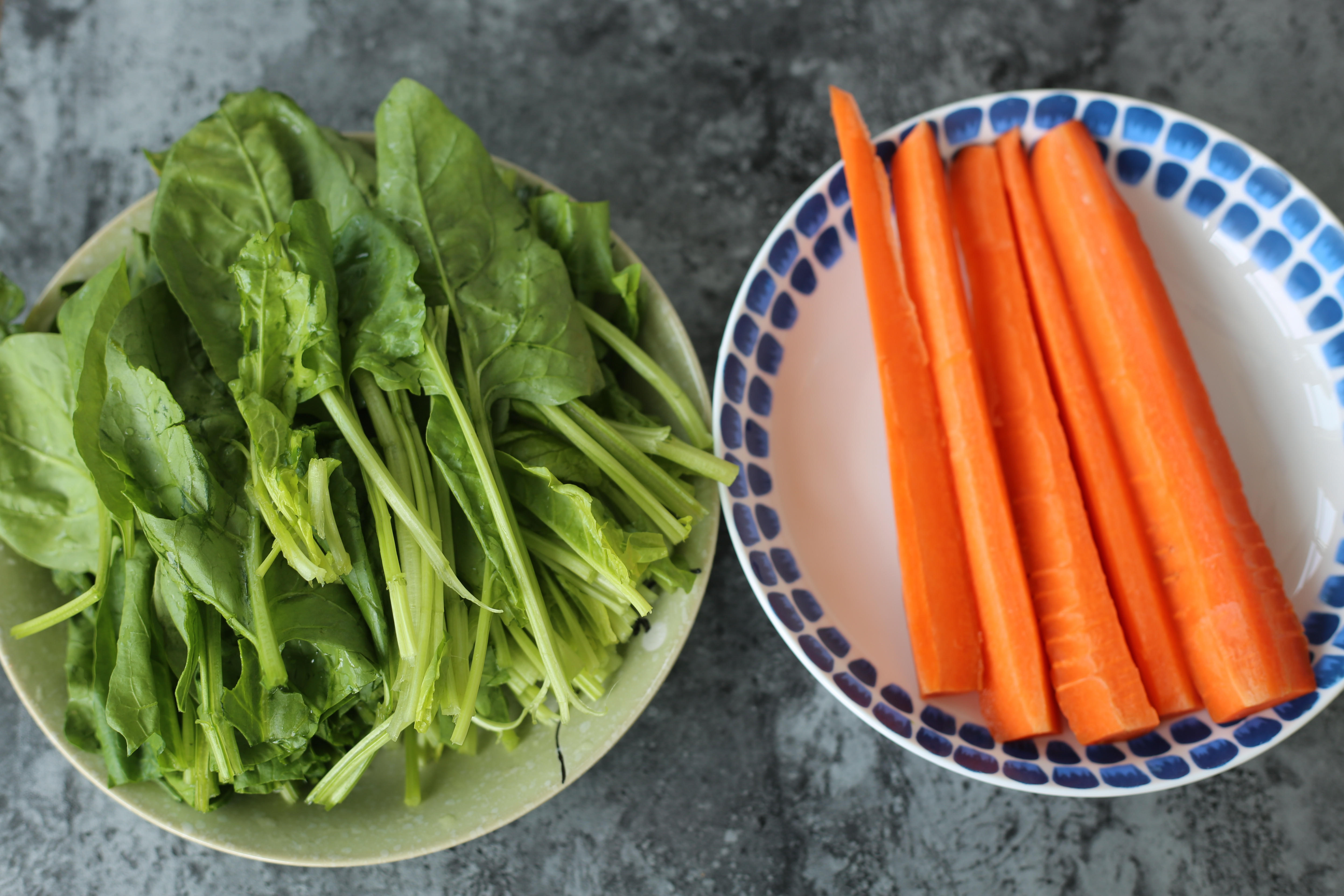 彩色蔬菜面的做法 步骤1