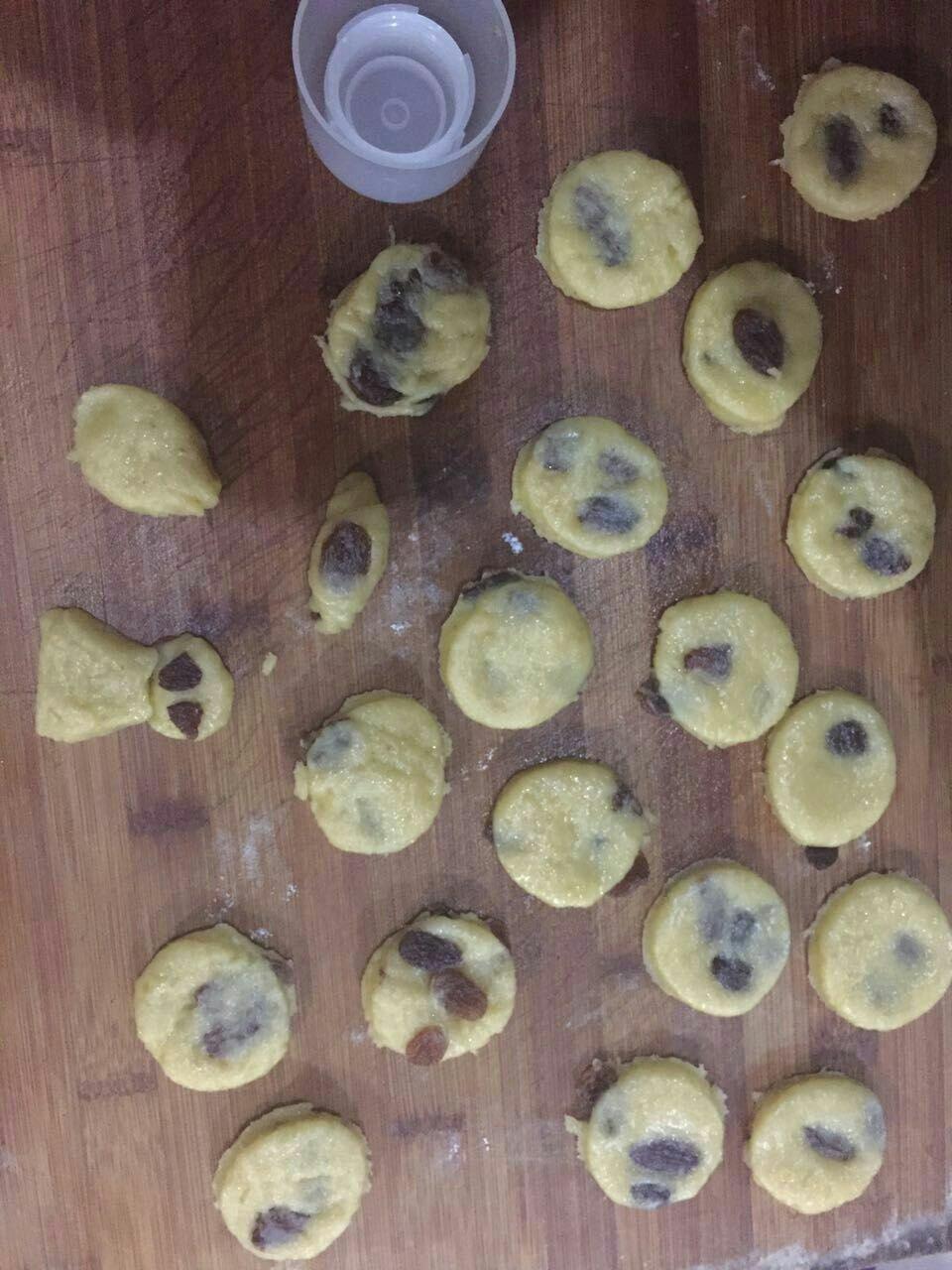 不合常理的葡萄乾黃油餅乾的做法 步骤7
