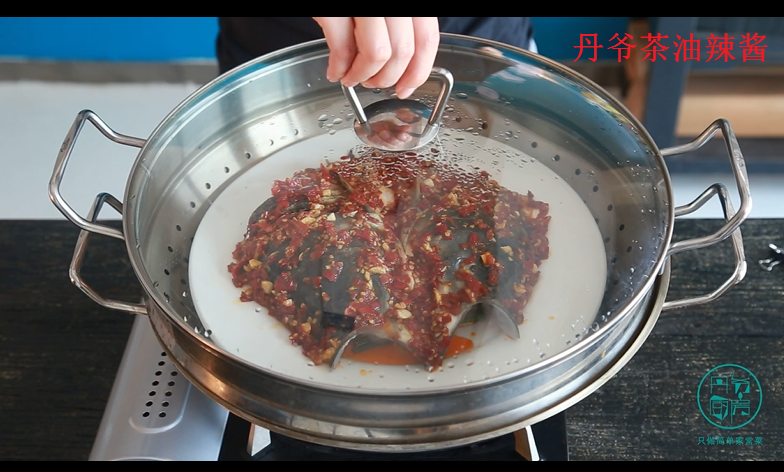 湖南風味剁辣椒蒸魚頭的做法 步骤8