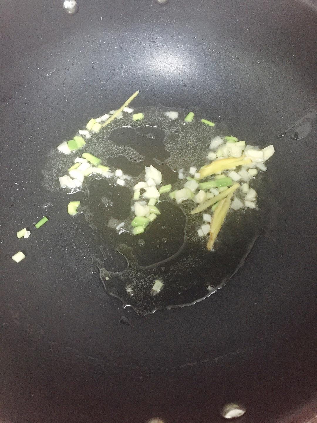 雙椒肉丁蓋飯的做法 步骤2