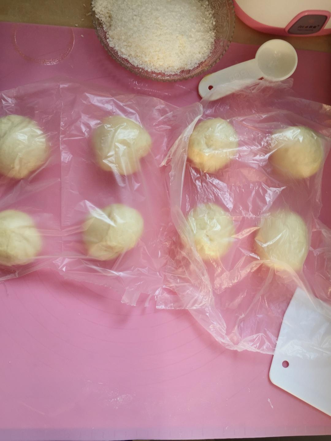 奶香椰蓉麪包的做法 步骤6