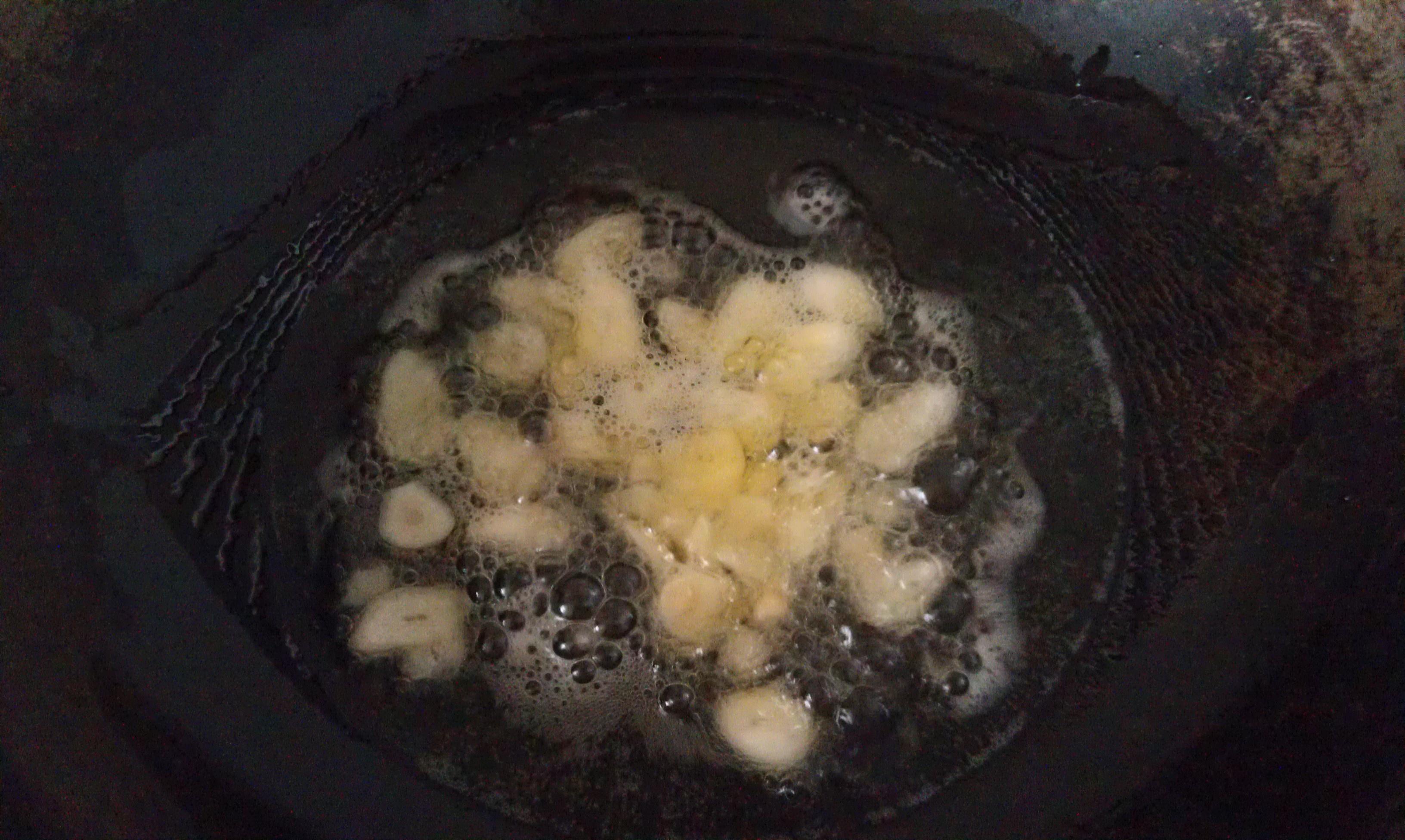 扁豆肉絲拌麪的做法 步骤3