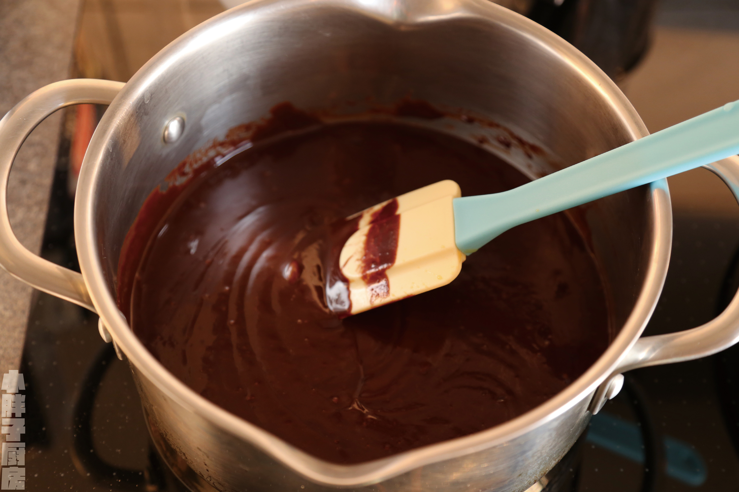 巧克力熔岩蛋糕（心太軟）的做法 步骤6