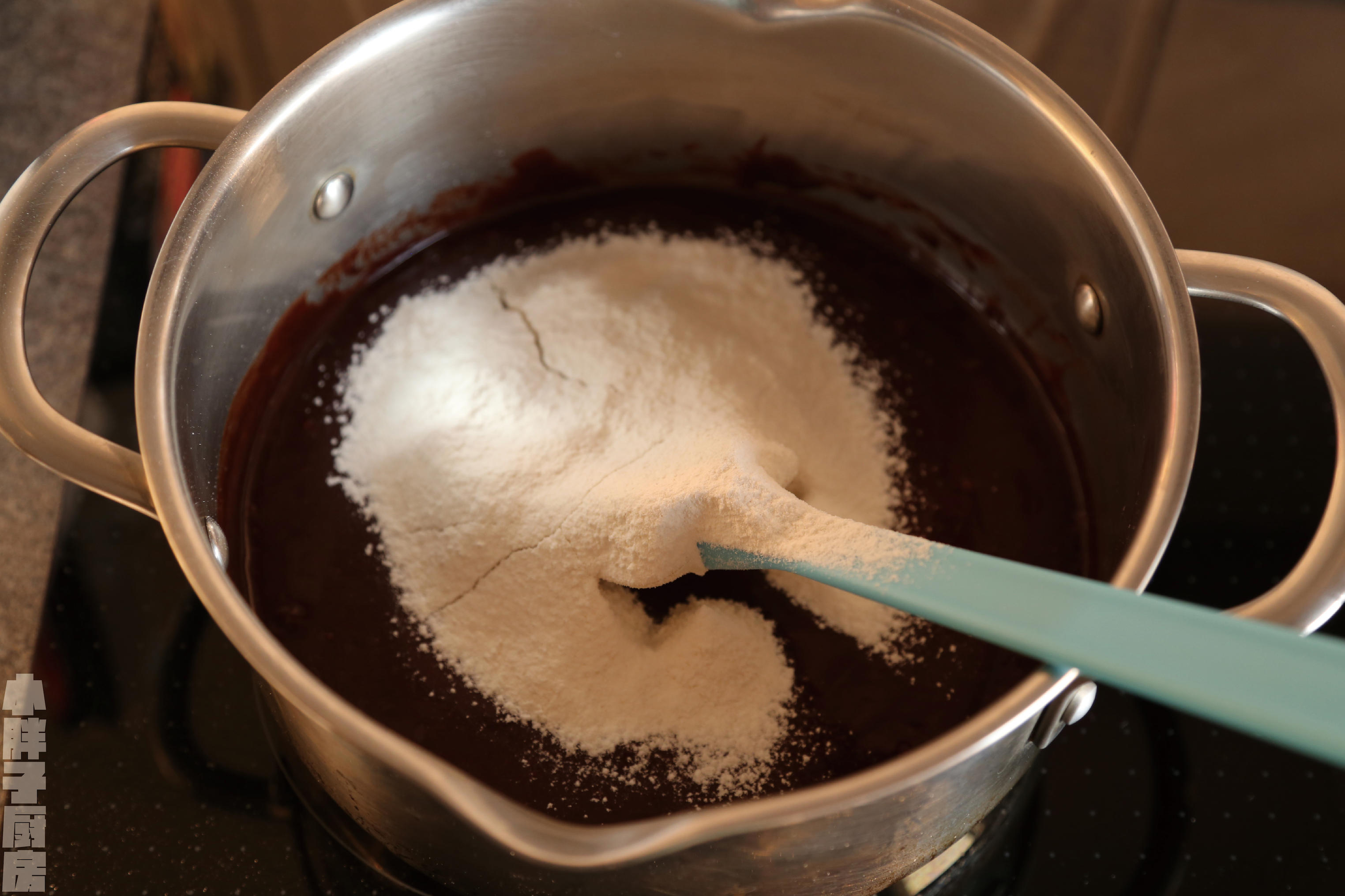 巧克力熔岩蛋糕（心太軟）的做法 步骤7