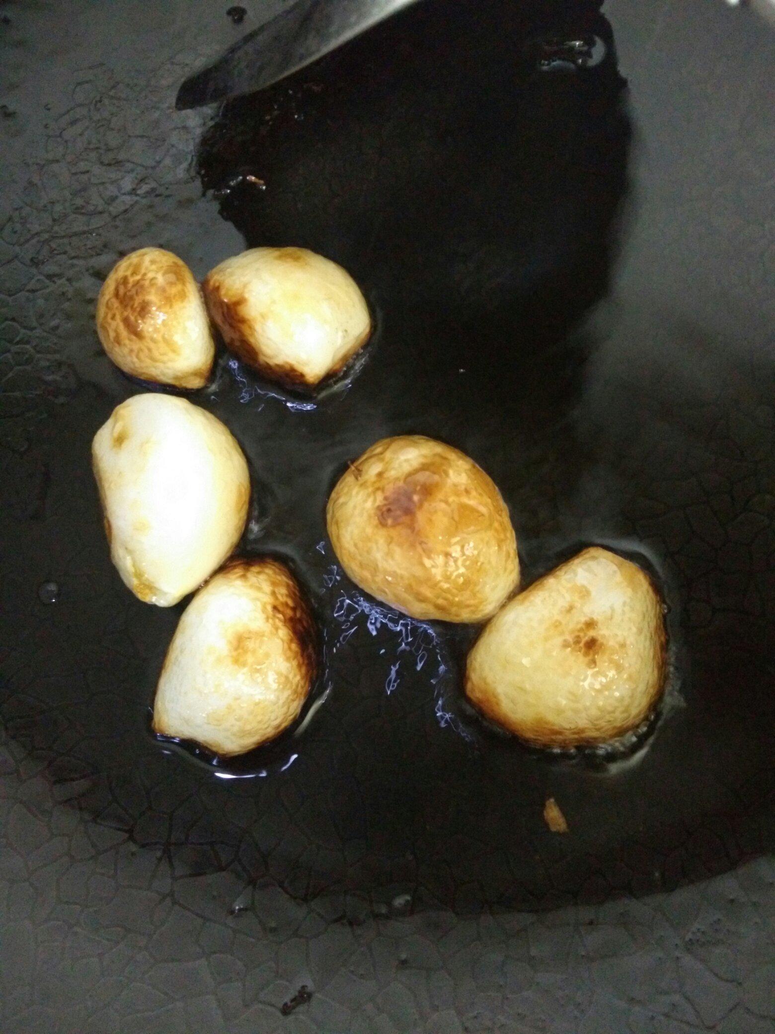 幹鍋萵筍的做法 步骤2