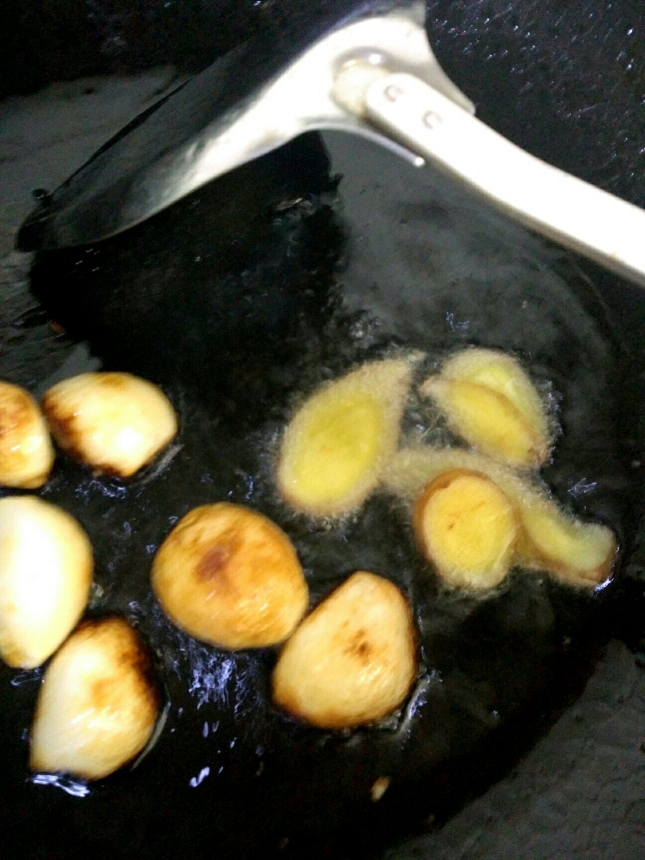 幹鍋萵筍的做法 步骤3
