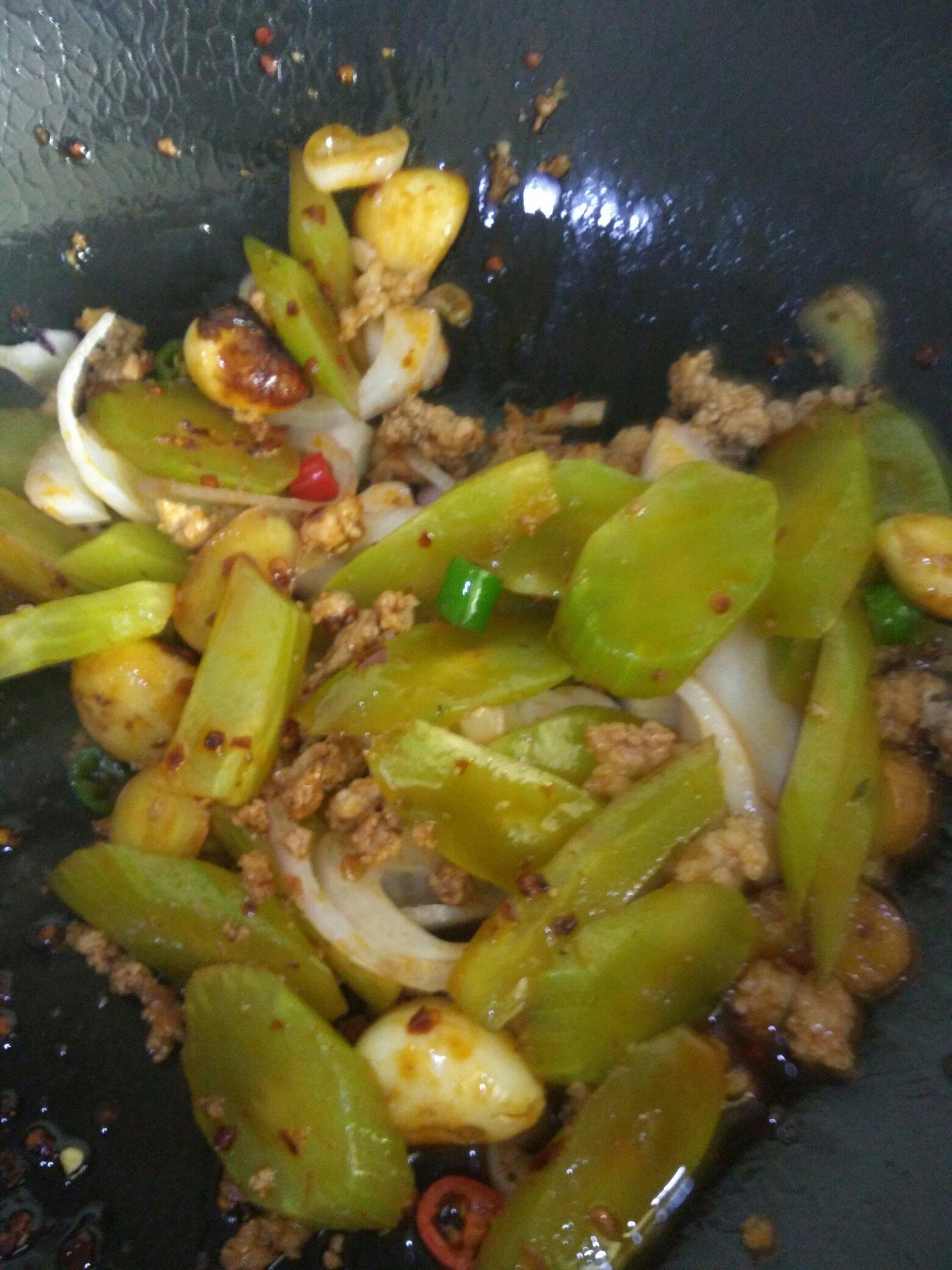 幹鍋萵筍的做法 步骤8