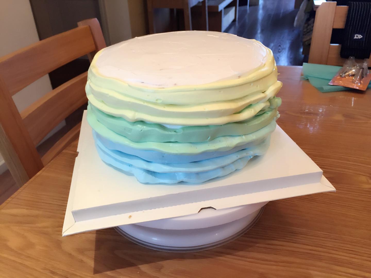 油彩綠漸變奶油蛋糕的做法 步骤3