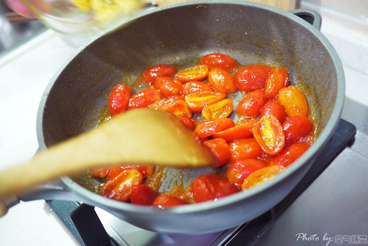 櫻桃小番茄炒蛋的做法 步骤5