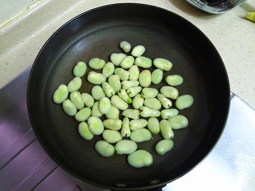 小吃-炒蠶豆的做法 步骤1