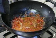 剁椒肉末蠶豆煲的做法 步骤3