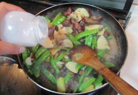 湘味臘肉荷蘭豆的做法 步骤8