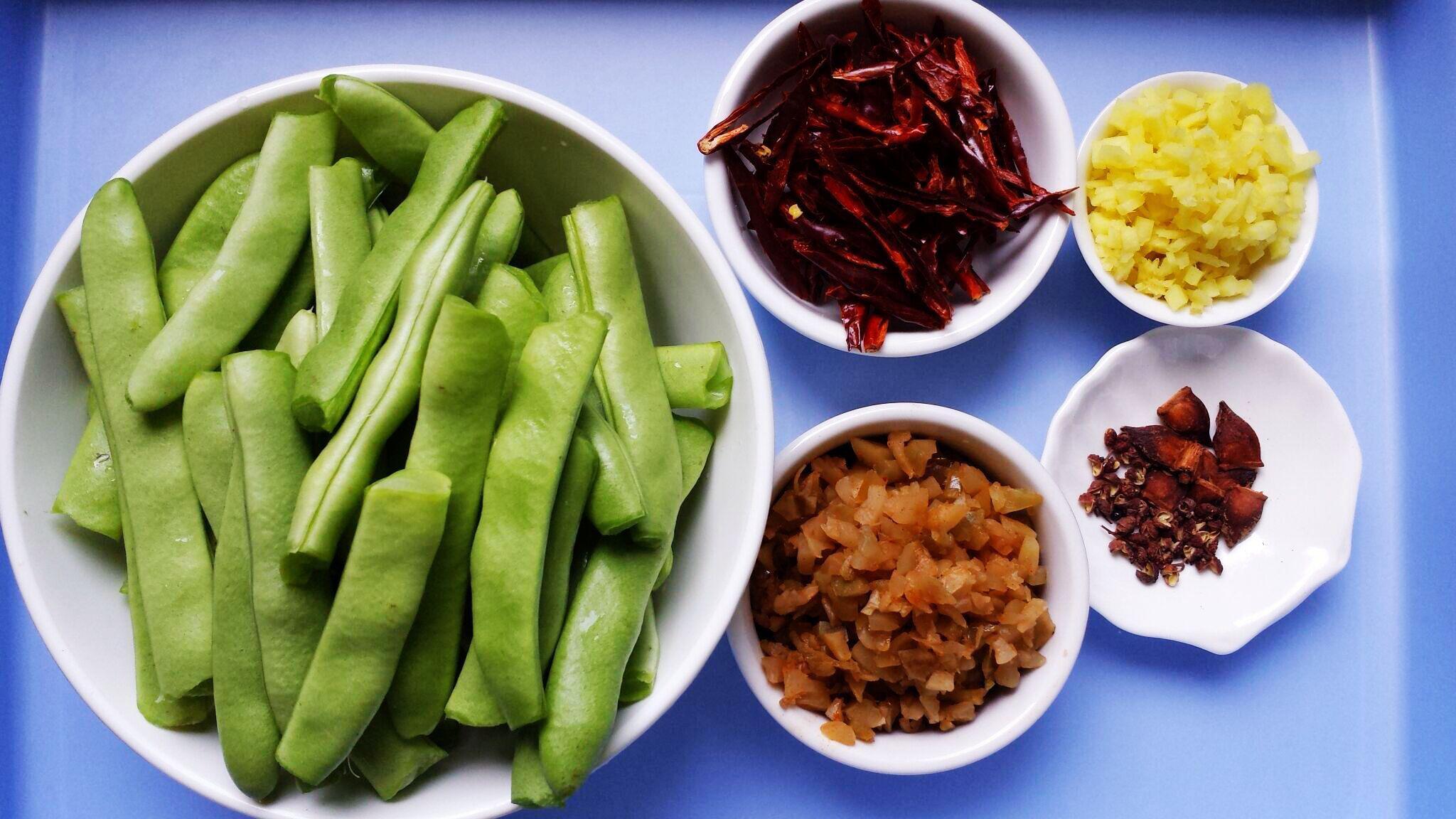 四季豆最完美的吃法丨 乾煸四季豆 • 圓滿素食的做法 步骤1