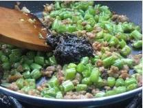 欖菜肉末四季豆的做法 步骤7