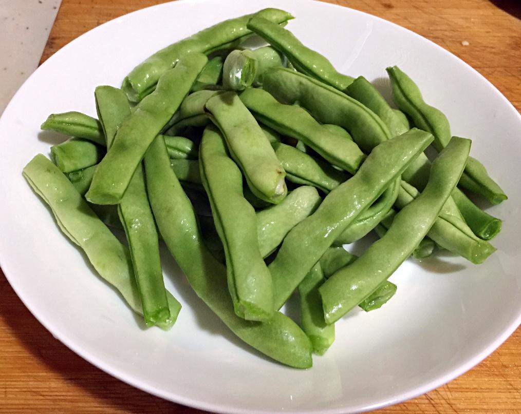 老丁的私房菜-乾煸四季豆的做法 步骤1