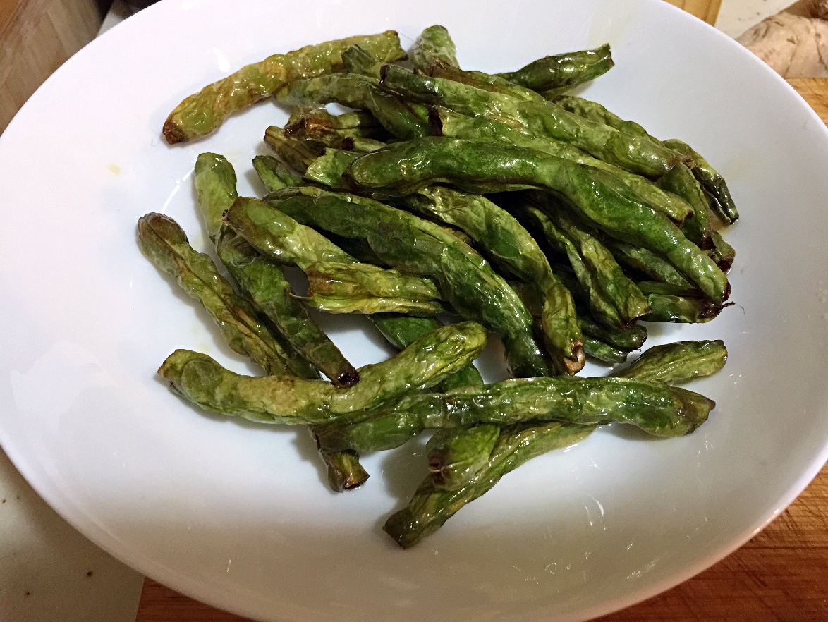 老丁的私房菜-乾煸四季豆的做法 步骤3