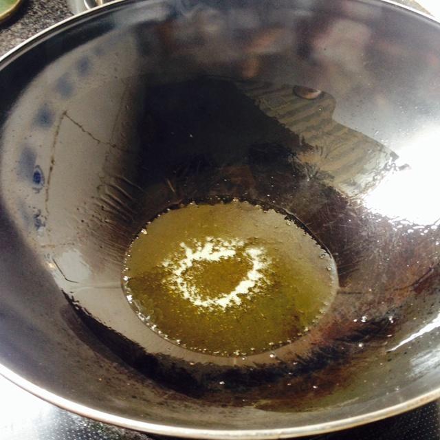 臘肉豌豆糯米燜飯的做法 步骤4