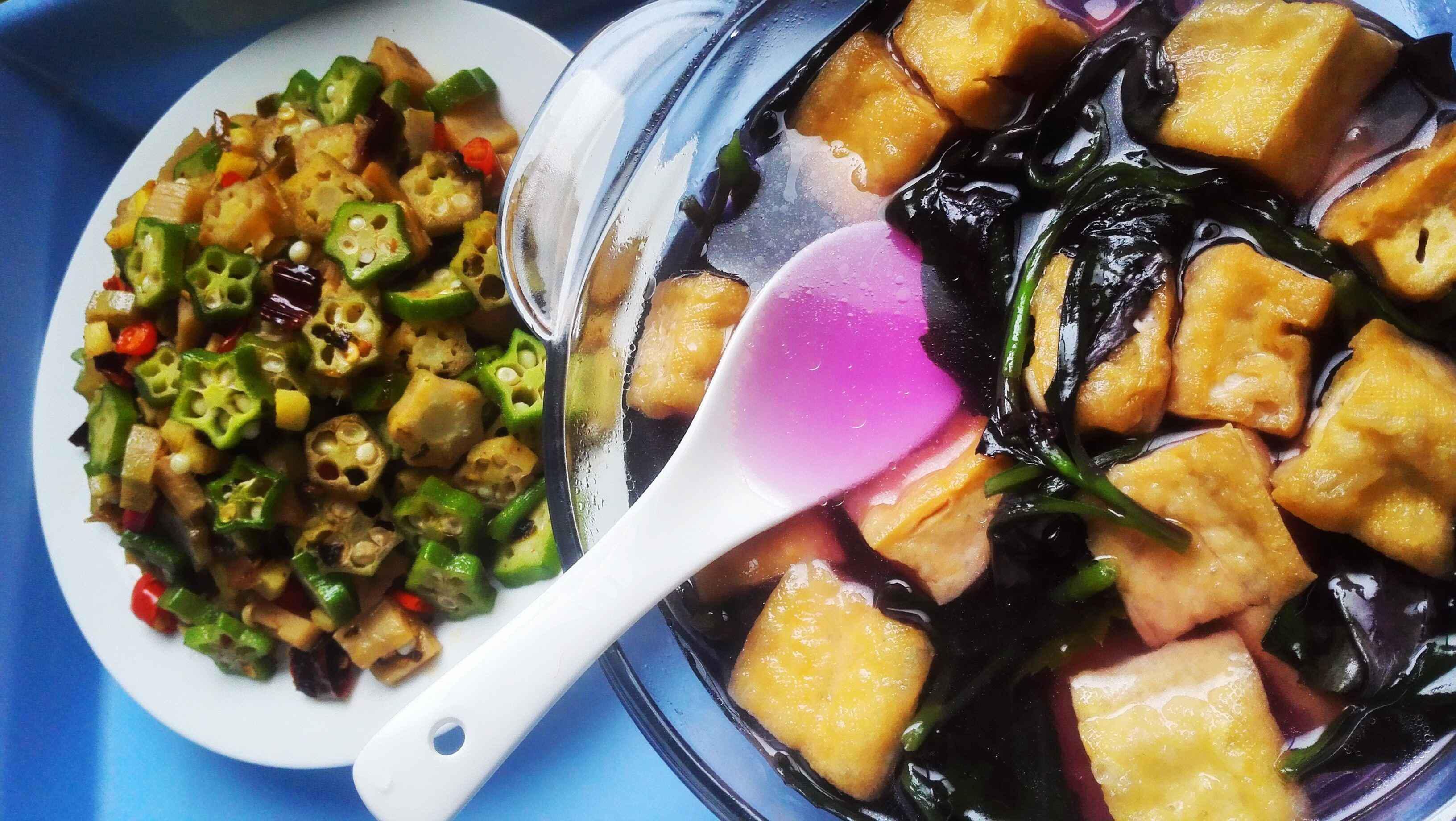 這樣做秋葵，可口度5分丨酸菜炒秋葵&野菜豆腐果湯 · 圓滿素食的做法 步骤8