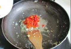 剁椒絲瓜炒蛋的做法 步骤7