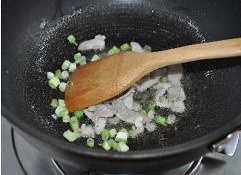 絲瓜燒鮮菇的做法 步骤3