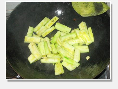 絲瓜油條湯的做法 步骤1