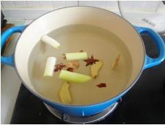 冬瓜排骨湯的做法 步骤3