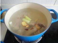冬瓜排骨湯的做法 步骤4