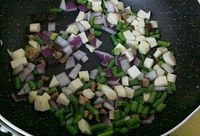 茭白香菇燜飯的做法 步骤2