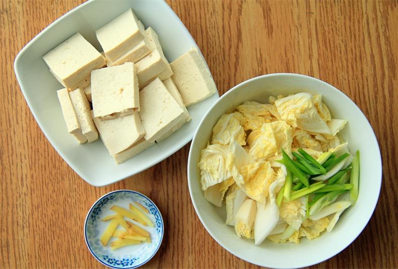 辣炒白菜豆腐的做法 步骤1