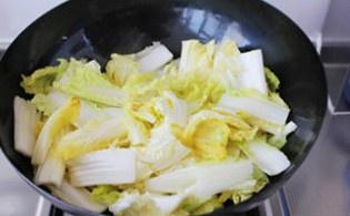 白菜燉凍豆腐的做法 步骤9