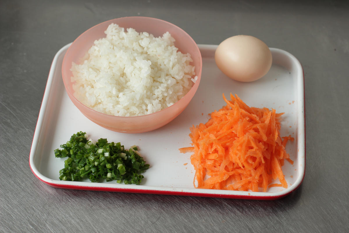 胡蘿蔔蛋炒飯的做法 步骤2